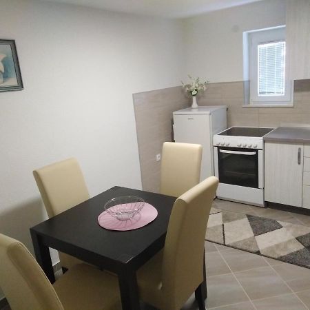 Apartman Milos トレビニエ エクステリア 写真
