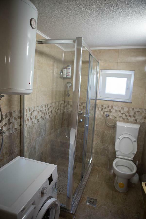 Apartman Milos トレビニエ エクステリア 写真